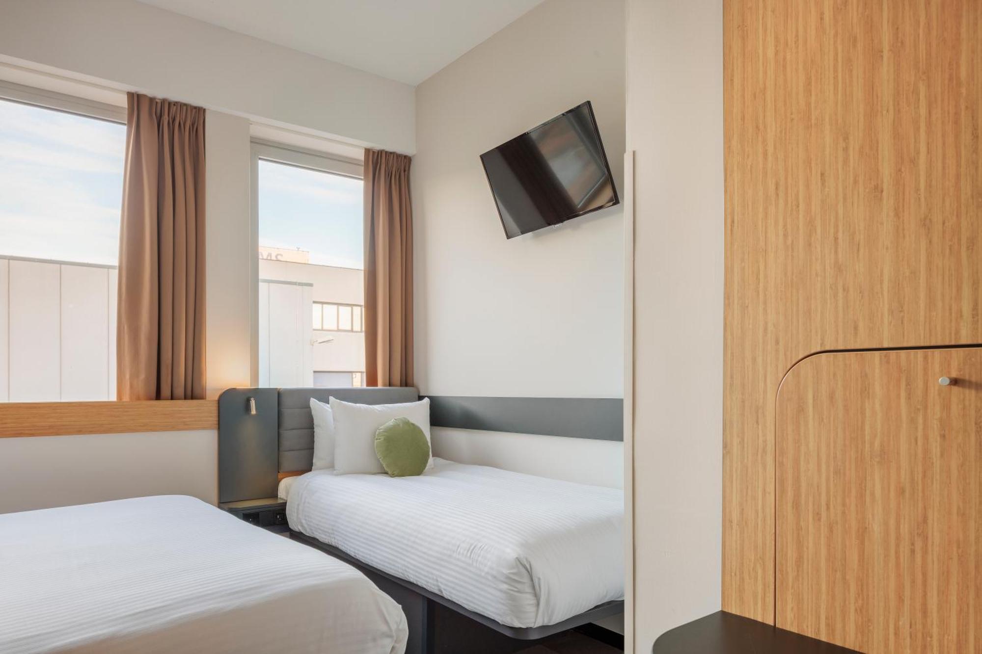 Maxhotel Amsterdam Airport Schiphol - Recently Renovated Hotel Hoofddorp